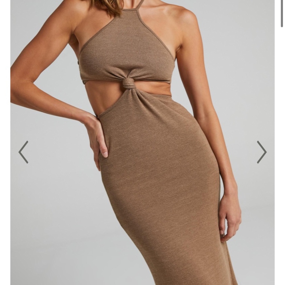 NWT Showpo Shania Cut out Midi Dress! (XS)